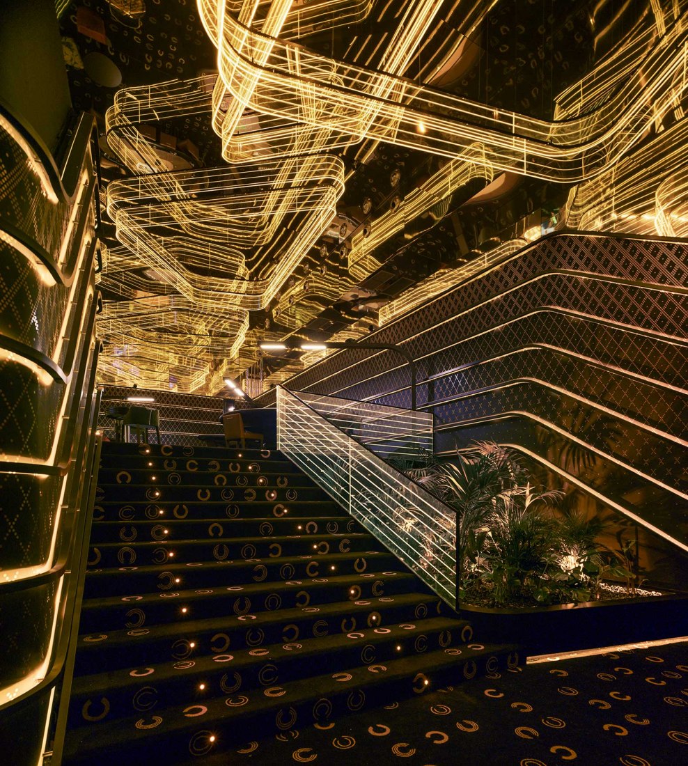 5* Hotel, Restaurants and Leisure Center in Badajoz by Clavel Arquitectos. Photograph by David Frutos