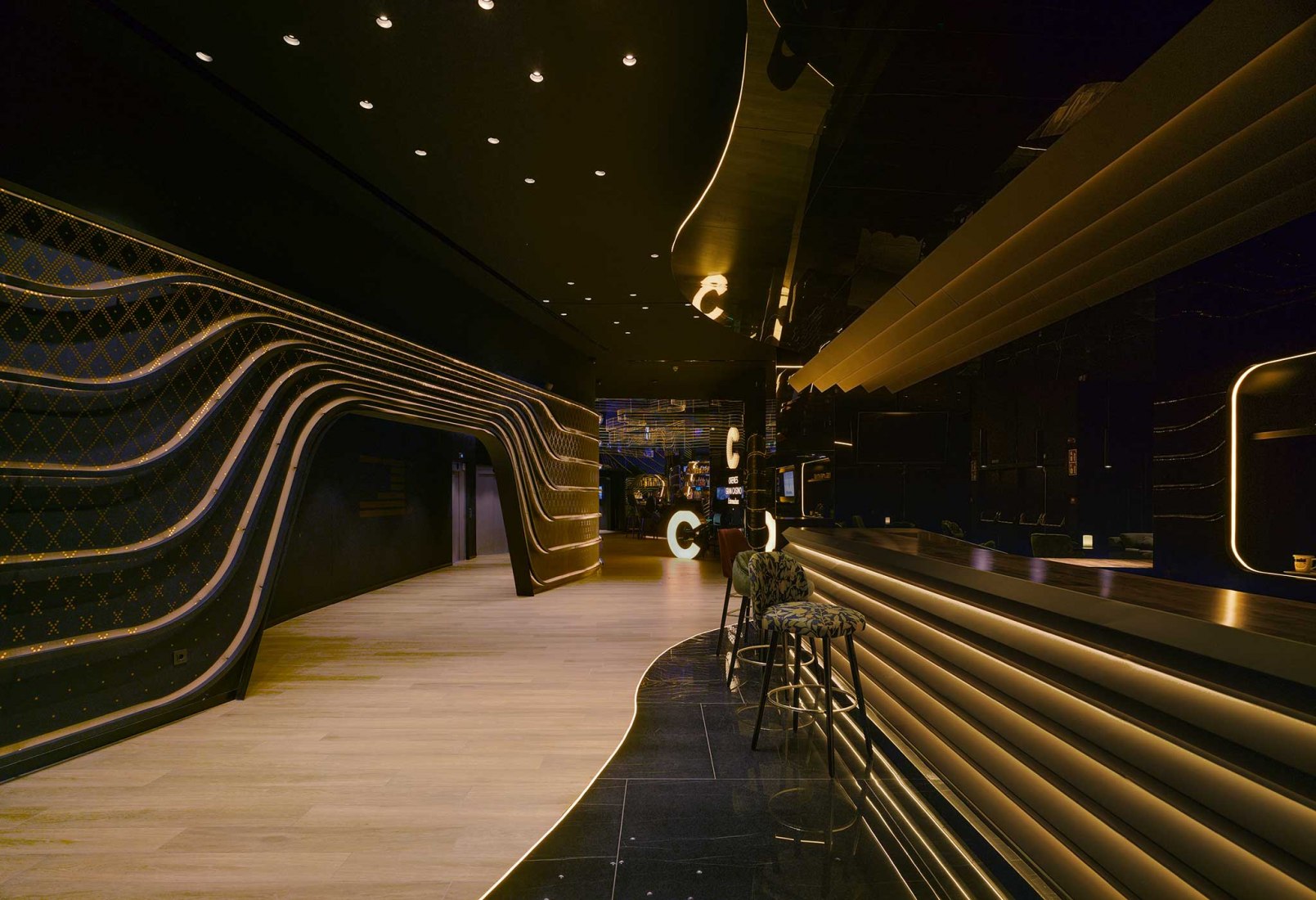 5* Hotel, Restaurants and Leisure Center in Badajoz by Clavel Arquitectos. Photograph by David Frutos