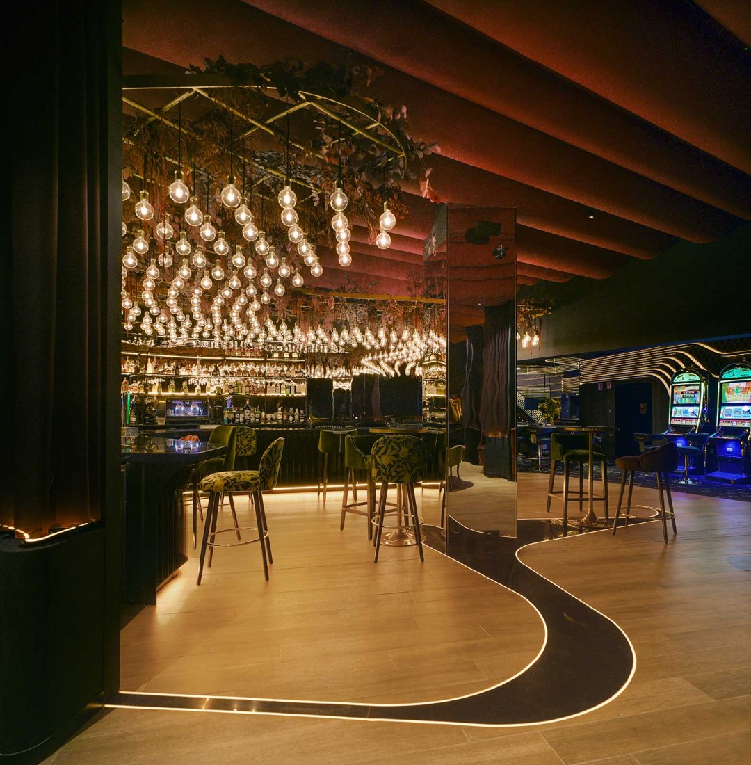5* Hotel, Restaurants and Leisure Center in Badajoz by Clavel Arquitectos. Photograph by David Frutos
