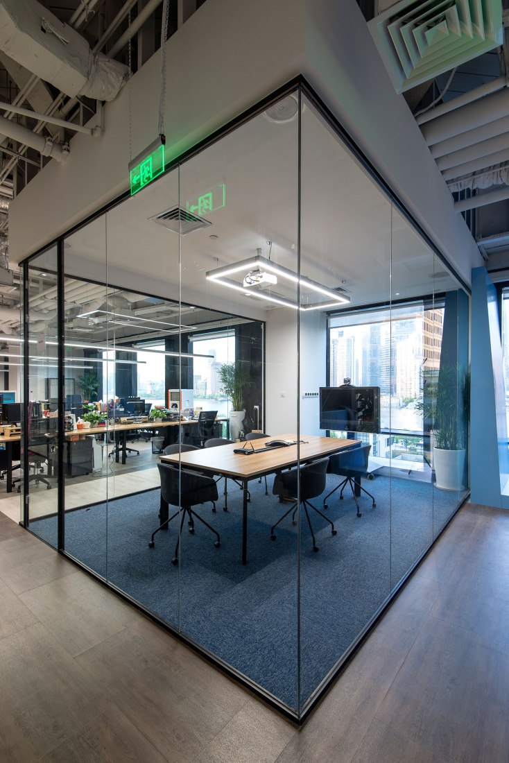 Oficinas de Club Med Office en Shanghai por 100architects. Fotografía © Amey Kandalgaonkar Photography