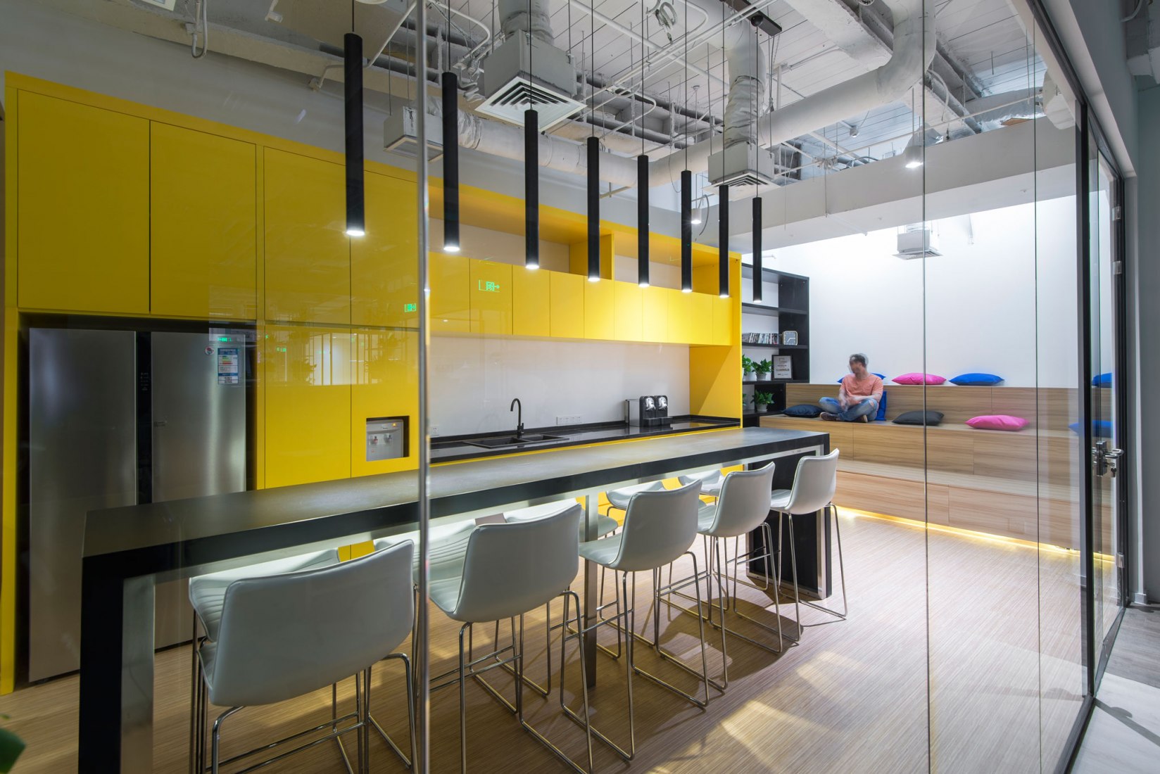 Oficinas de Club Med Office en Shanghai por 100architects. Fotografía © Amey Kandalgaonkar Photography