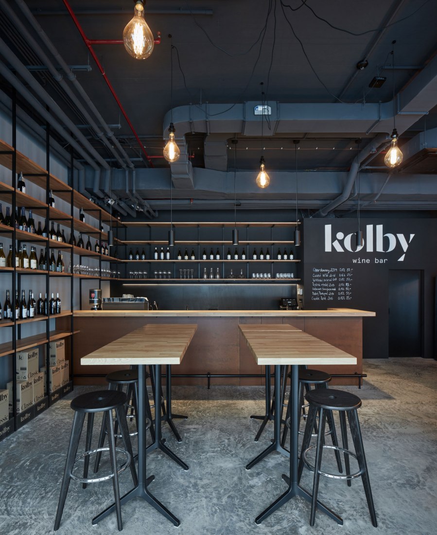 Bar de vinos kolby por CMC Architects | Sobre Arquitectura y más ...