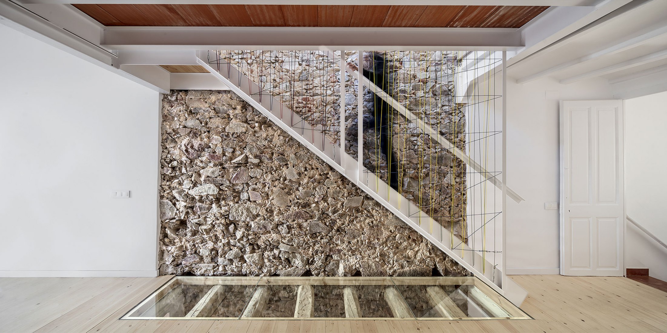 FGüell House - HF19 in Masnou by Àlex Gallego and Gerard Puig - 6th Maresme Architecture Exhibition. Photography by Adrià Goula.