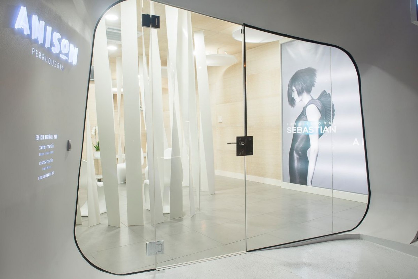 Hairdressing Anison by Xavier Martín Báez - mention in the Puig i Cadafalch of Mataró Awards. Photograph by Romuald Gallofré.
