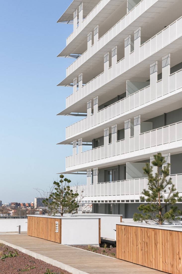 110 Housing Units in Toulouse by CoBe Architecture et Paysage. Photograph by Cédric Colin.