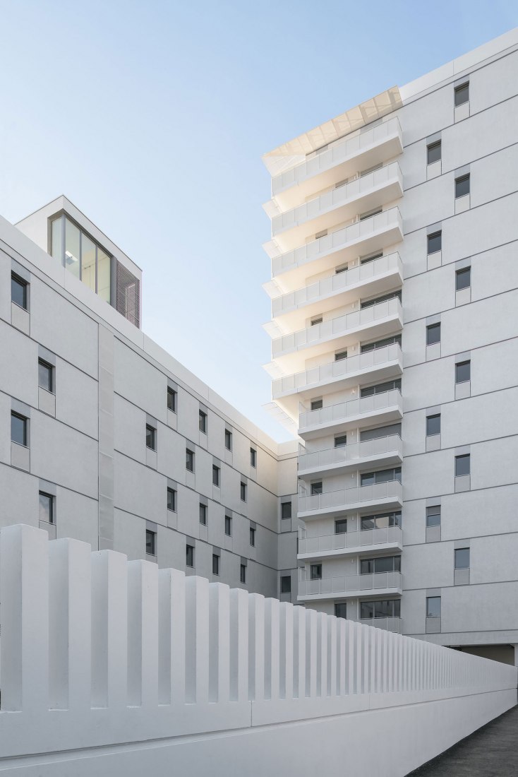 110 Viviendas en Toulouse por CoBe Architecture et Paysage. Fotografía por Cédric Colin.