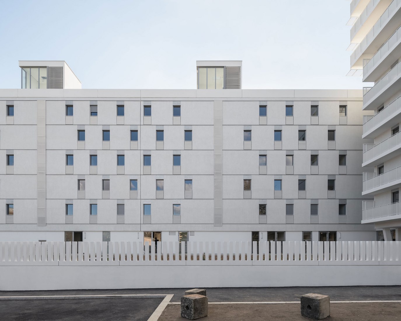 110 Viviendas en Toulouse por CoBe Architecture et Paysage. Fotografía por Cédric Colin.