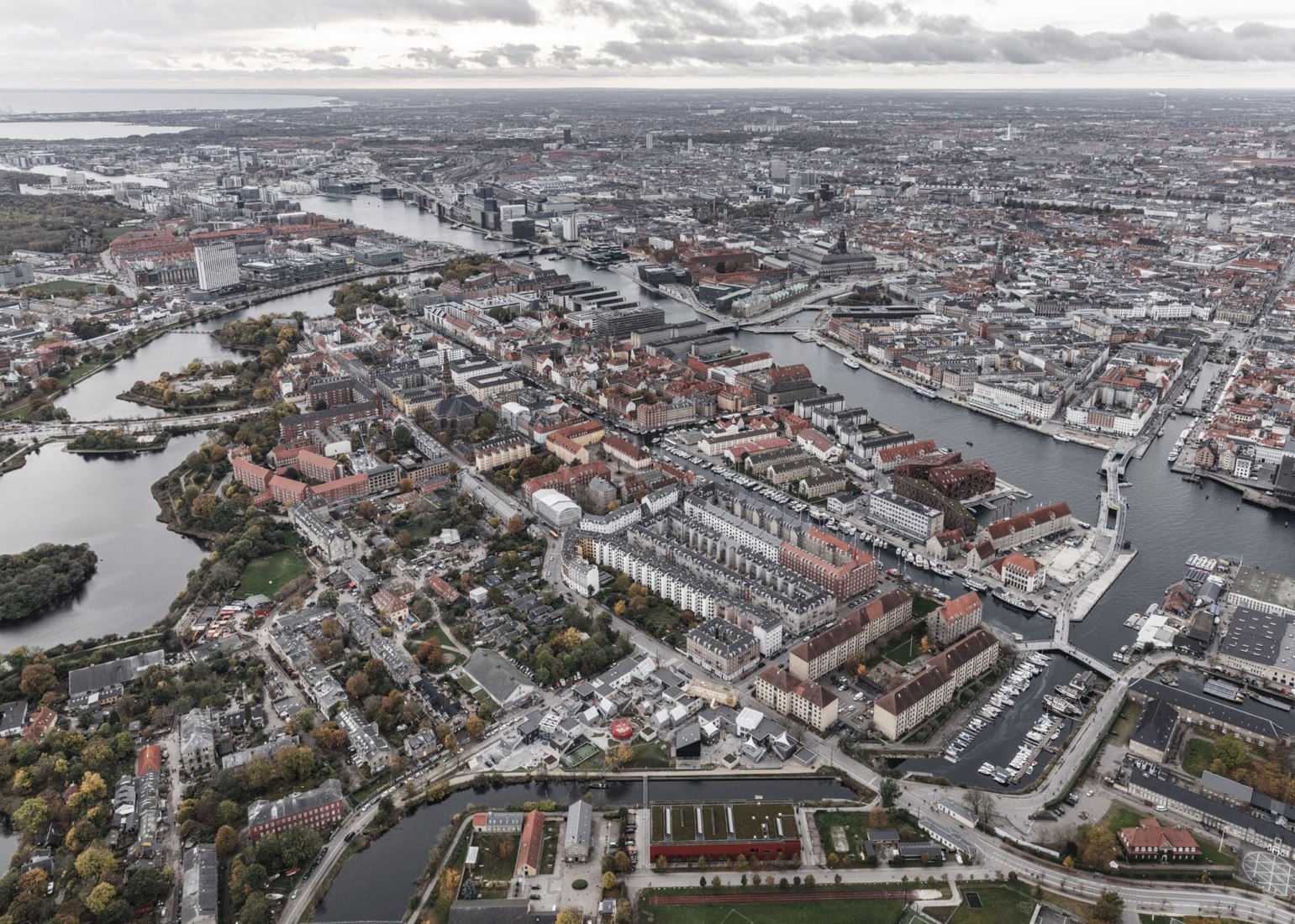 Ciudad de los niños de Christianshavn por COBE y NORD Architects Copenhagen. Fotografía por Rasmus Hjortshøj - COAST
