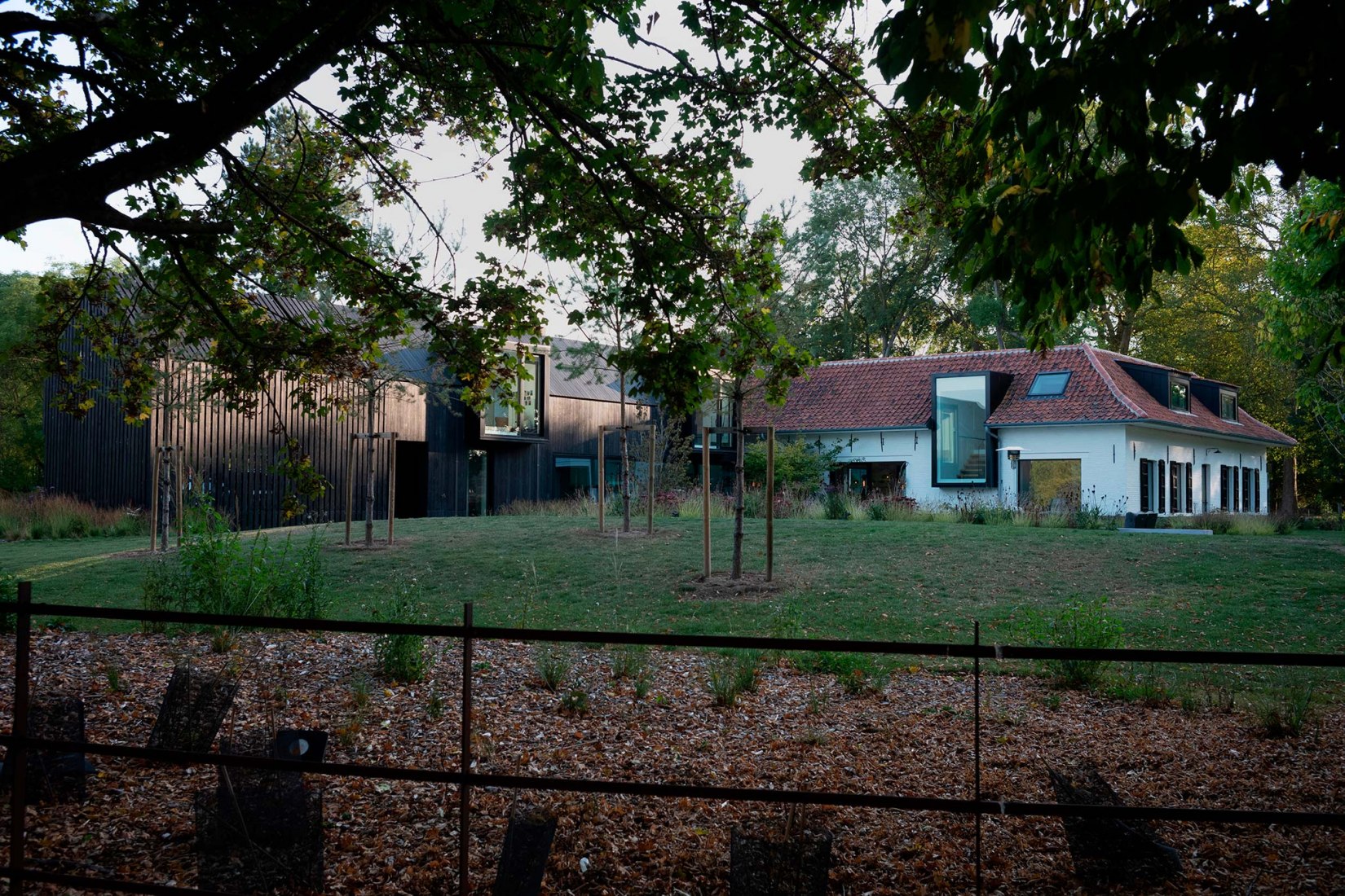 Residence G por Coldefy. Fotografía por Julien Lanoo.
