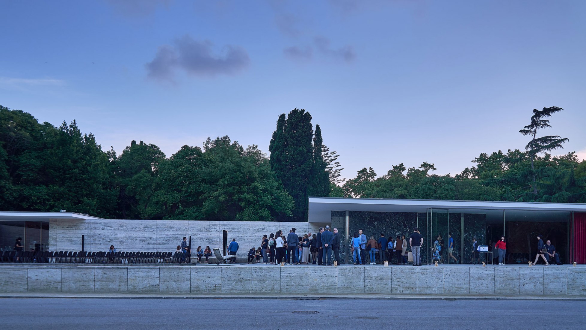 Exterior view of the Pavilion. Night of prizes in the 4th edition of the International Artificial Light Photography Contest (ICAL). Photograph courtesy ICAL.