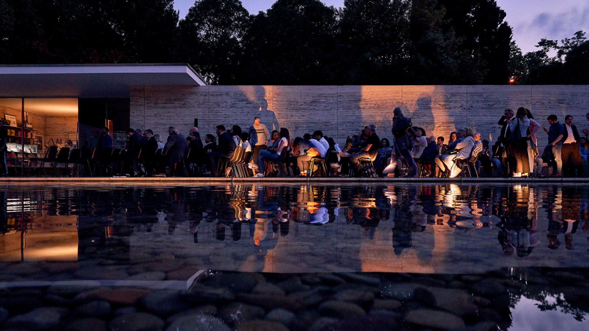 Exterior view of the Pavilion. Night of prizes in the 4th edition of the International Artificial Light Photography Contest (ICAL). Photograph courtesy ICAL.