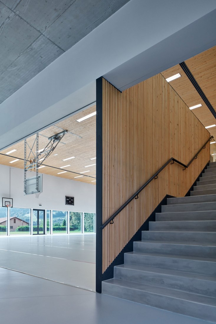 Nový Hrozenkov Primary School Sports Hall by Consequence forma architects. Photograph by BoysPlayNice.