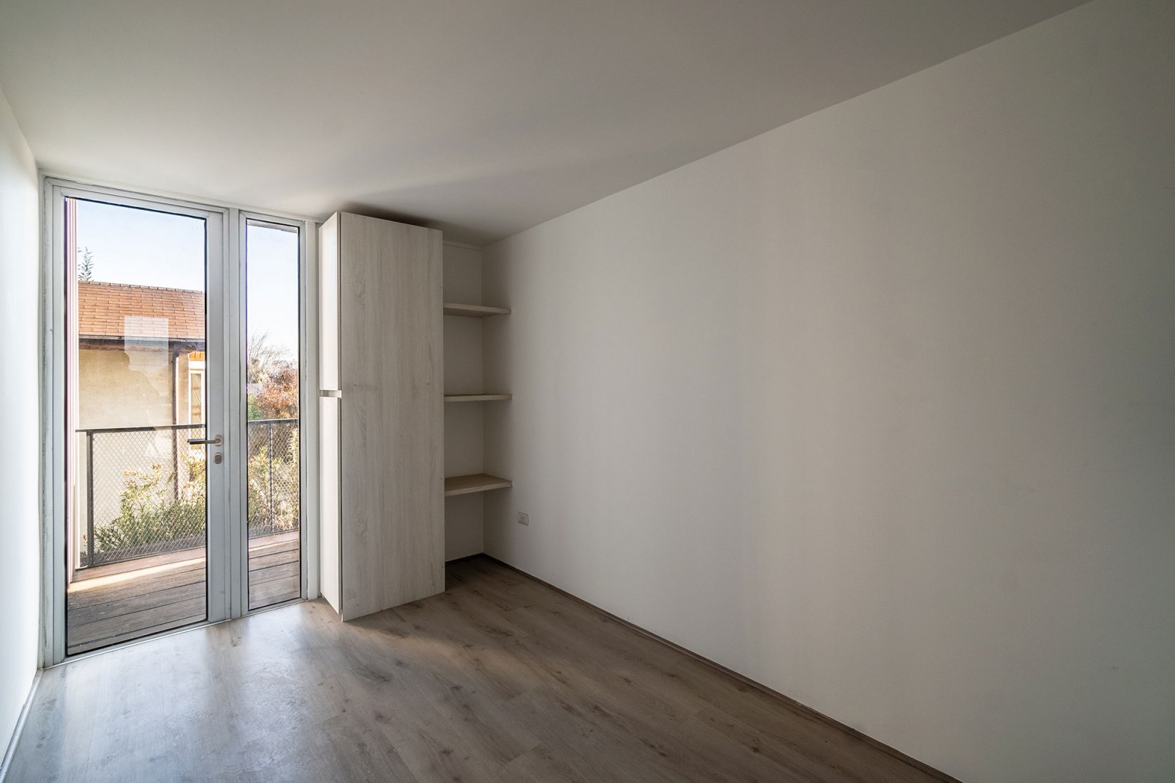 «Container Building» por Hsu-Rudolphy Architects. Fotografía por Ian Hsü y Gabriel Rudolphy.