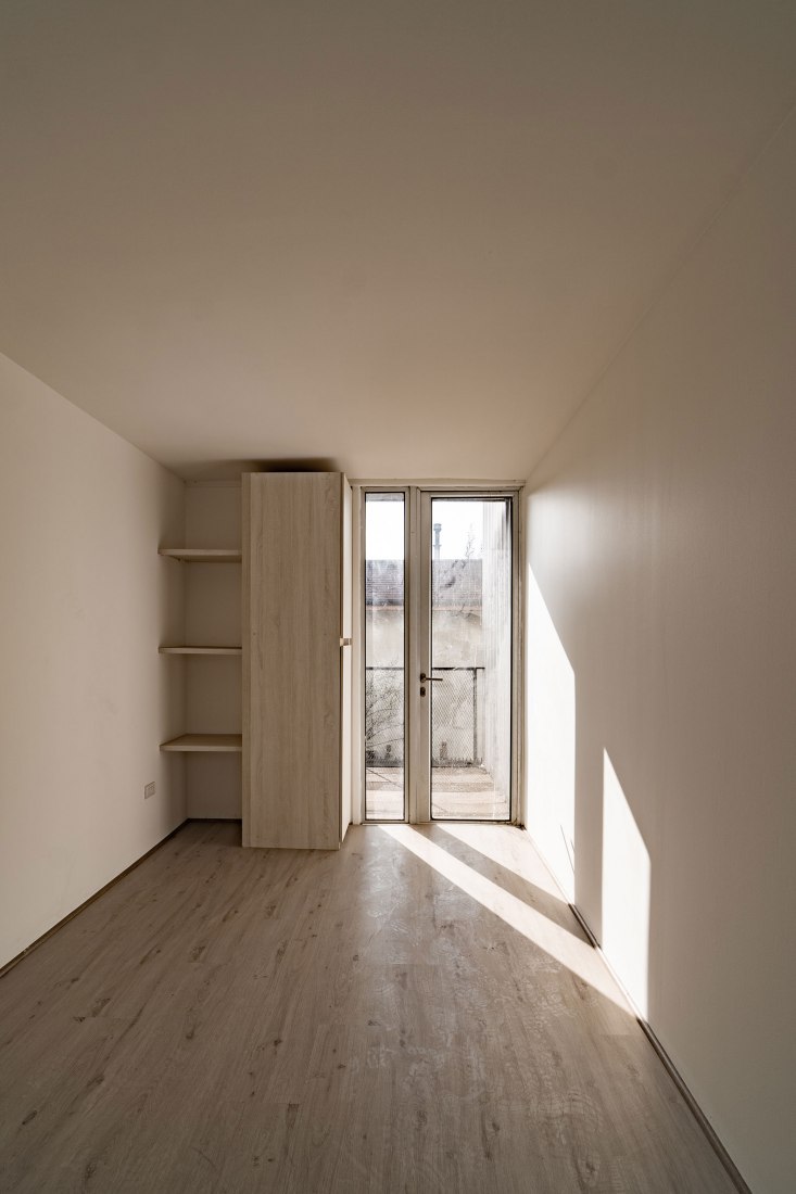 «Container Building» por Hsu-Rudolphy Architects. Fotografía por Ian Hsü y Gabriel Rudolphy.