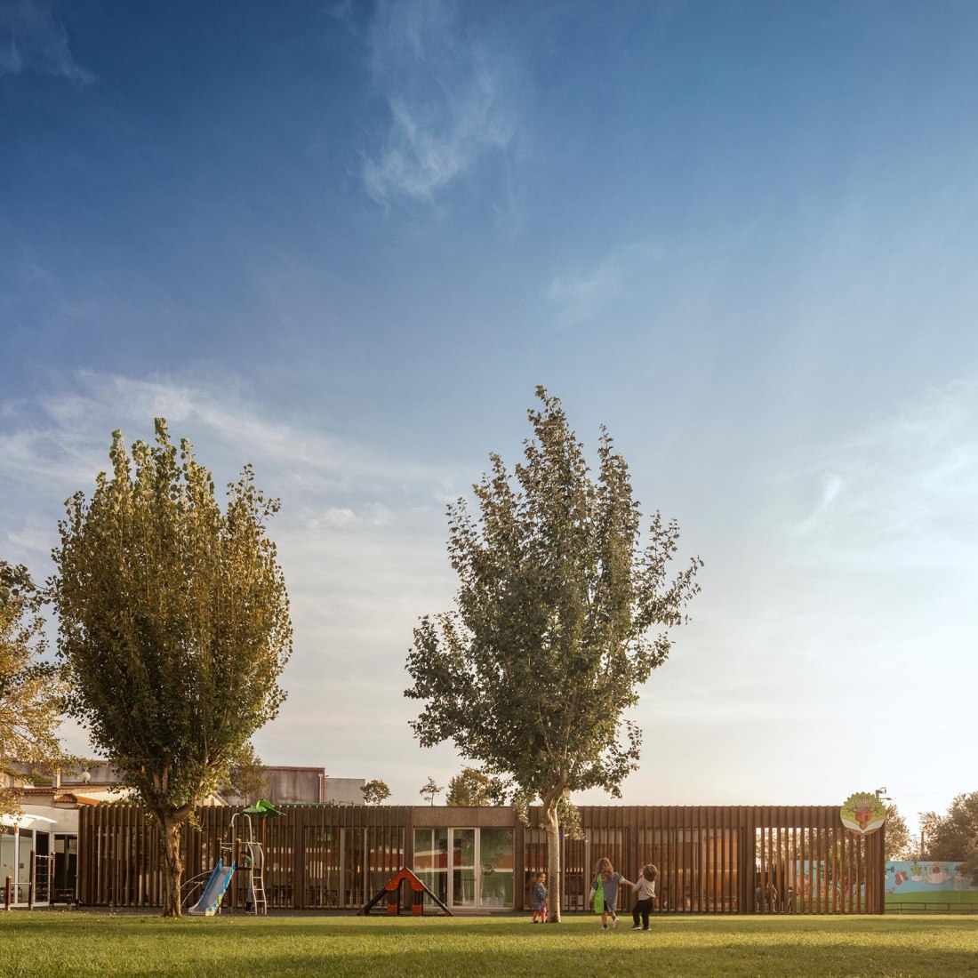 Elementary School - Casa da Árvore by Contaminar Arquitetos. Photograph by Fernando Guerra - FG+ SG