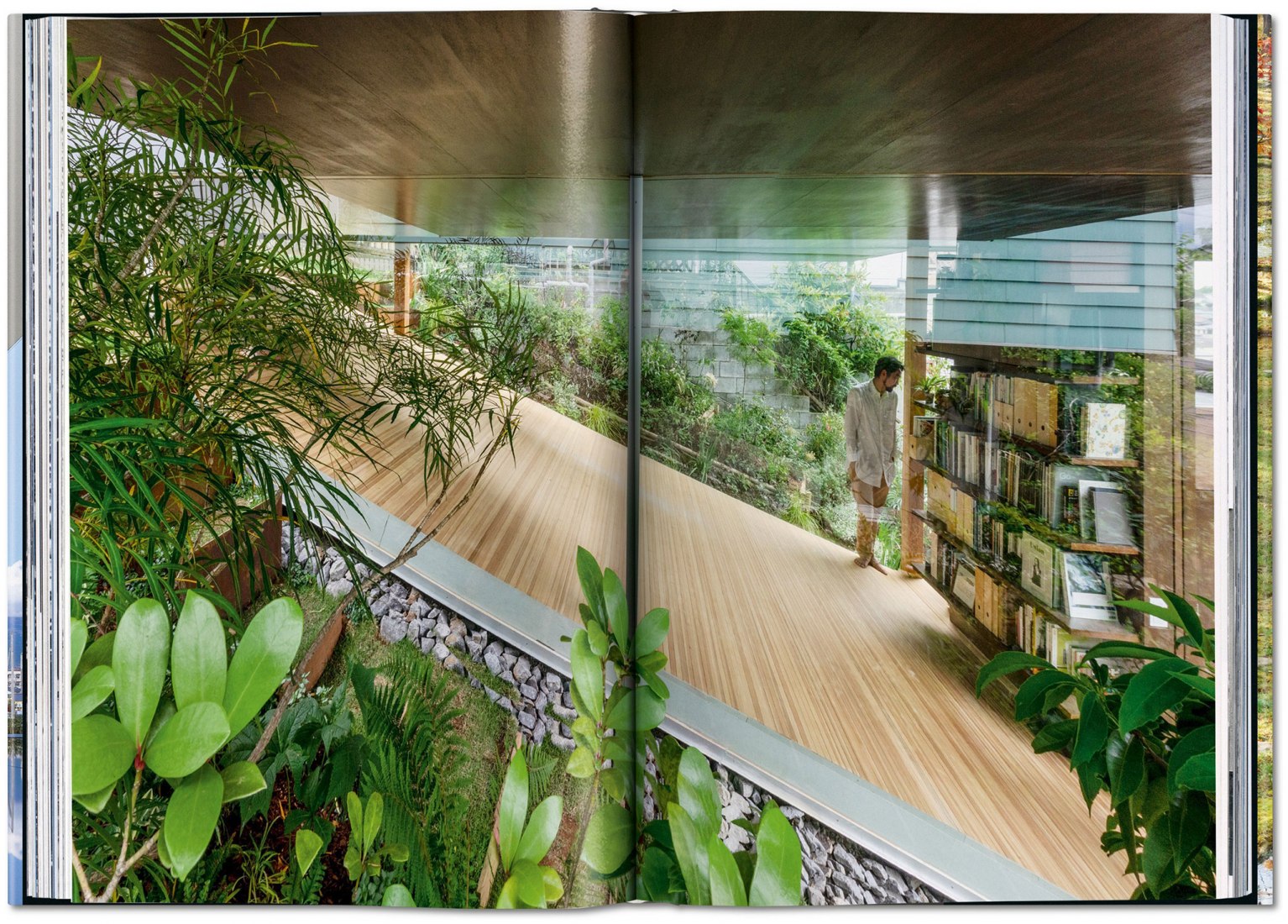 Interior pages. Contemporary Japanese Architecture by Philip Jodidio.
