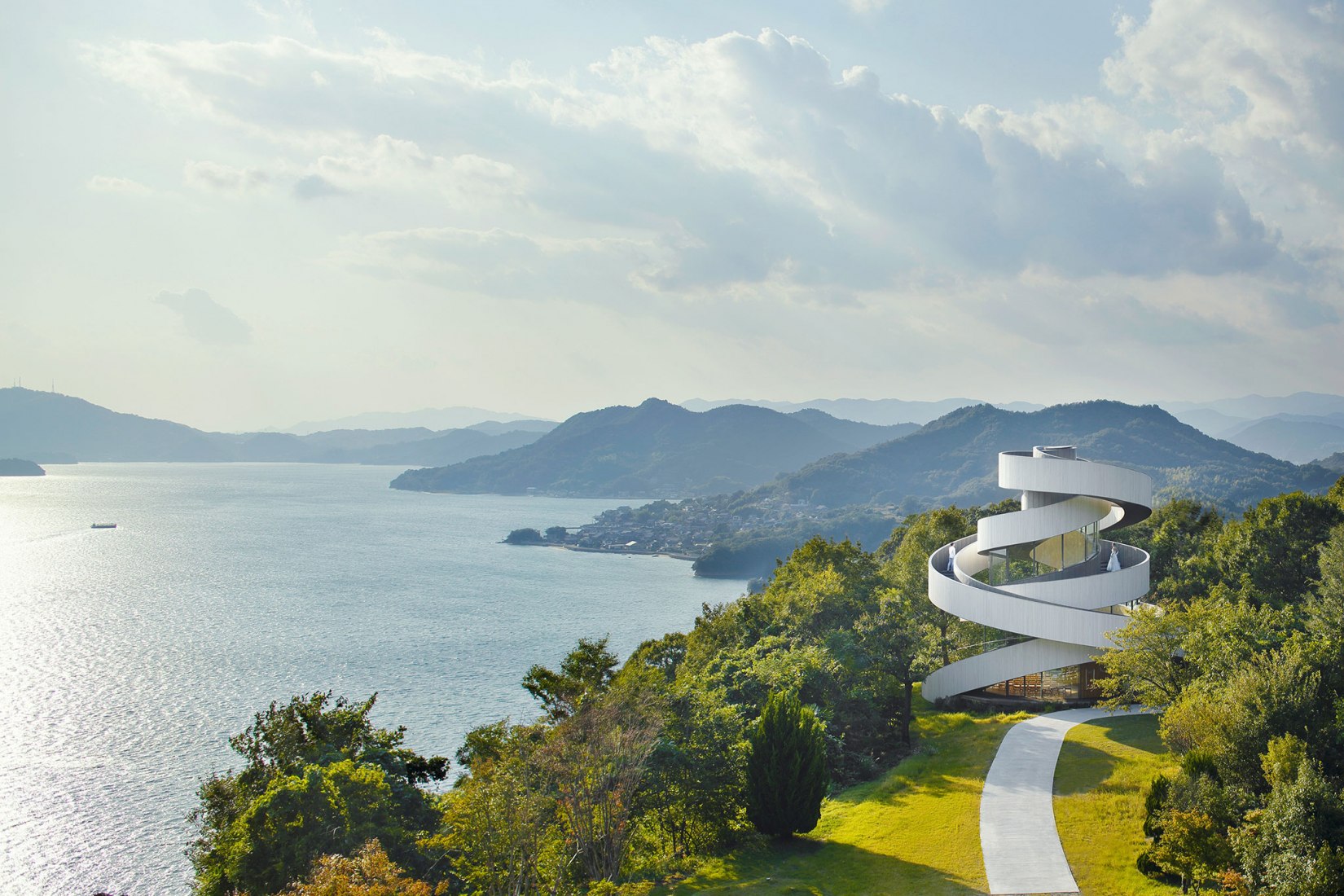 Contemporary Japanese Architecture by Philip Jodidio. Photograph by © Nacasa & Partners Inc. 