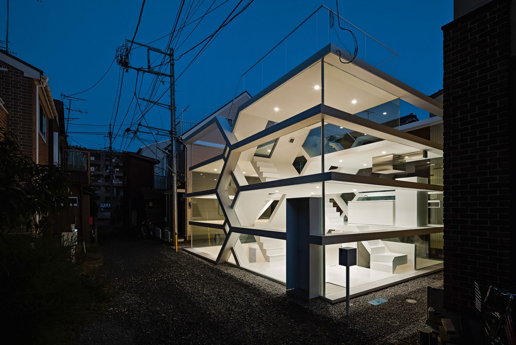 Yuusuke Karasawa – S-House, Omiya, Saitama, Japan, 2013. Contemporary Japanese Architecture by Philip Jodidio. Photograph by © Koichi Torimura.