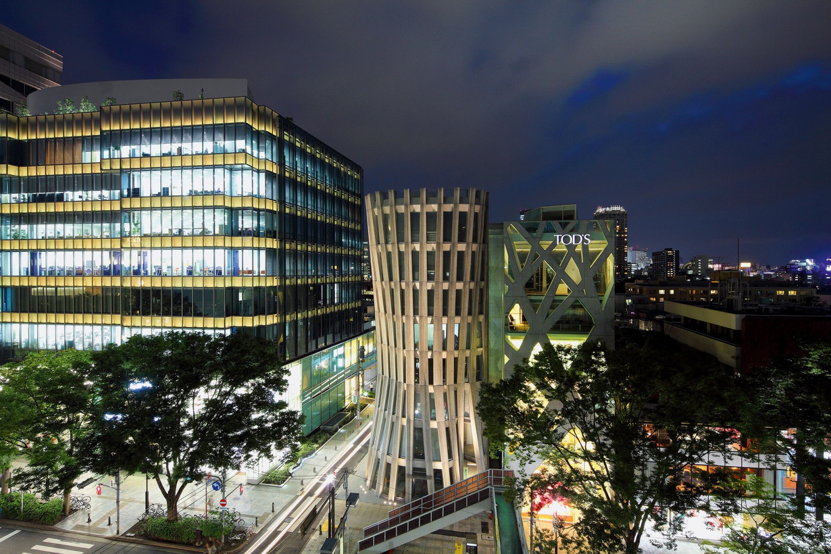 Norihiko Dan – Omotesando Keyaki Building, Shibuya, Tokyo, Japan, 2013. Contemporary Japanese Architecture by Philip Jodidio. Photograph by © Kozo Takayama.