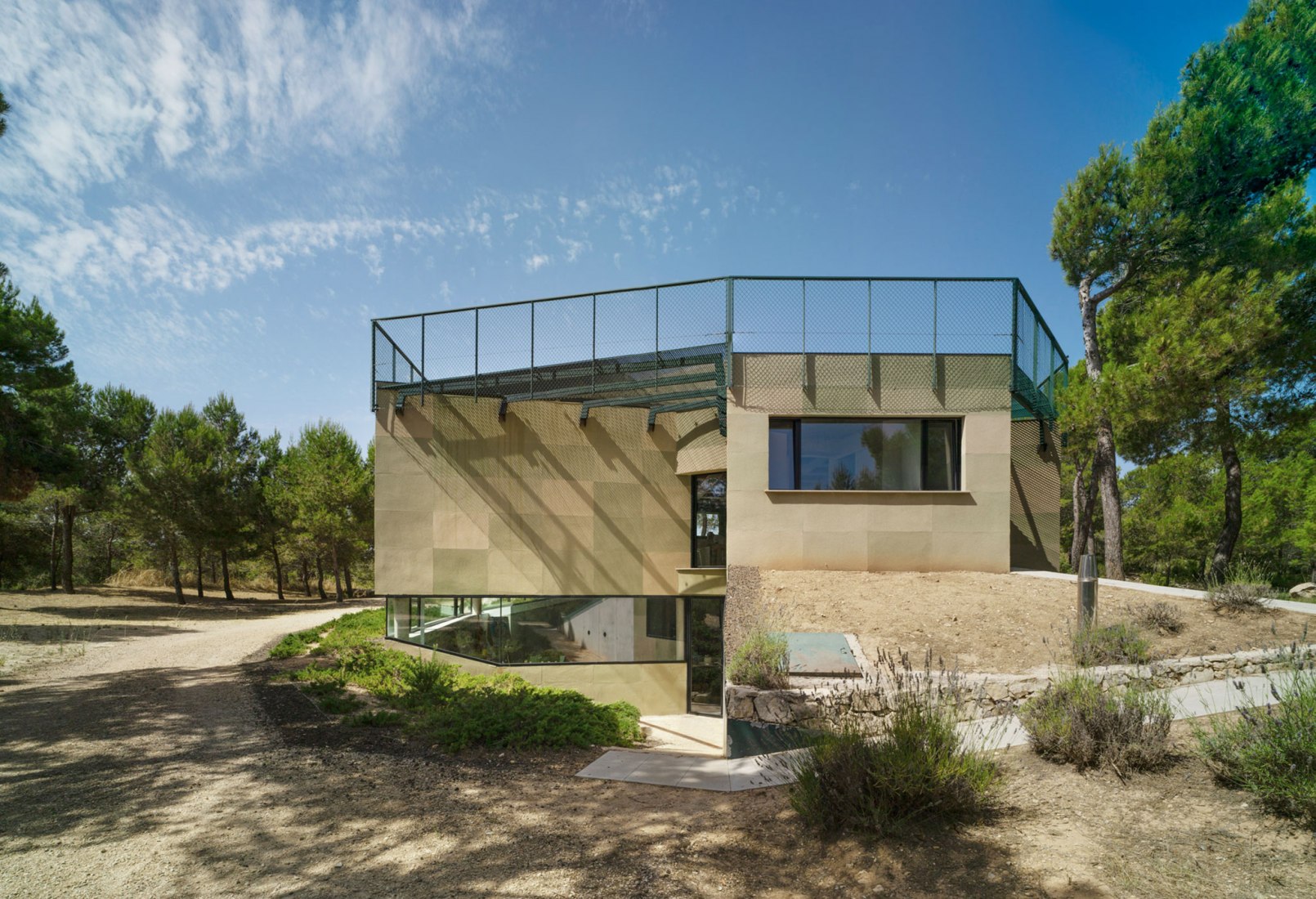 Retreat for an artist by COR Asociados Arquitectos. Photograph by David Frutos