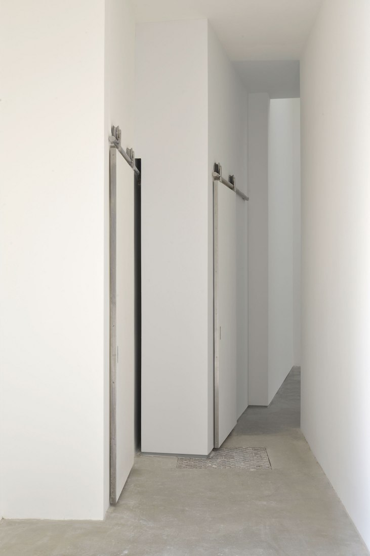 "Corrección" Spanish Pavilion by Ignasi Aballí. Photograph by Claudio Franzini