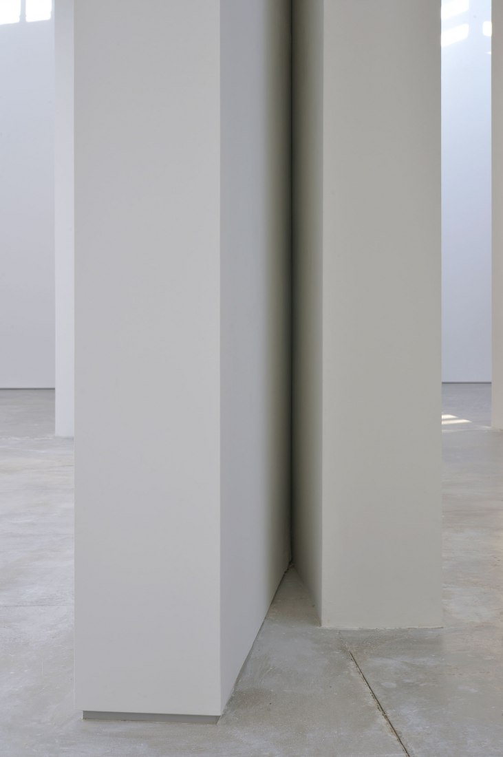 "Corrección" Spanish Pavilion by Ignasi Aballí. Photograph by Claudio Franzini