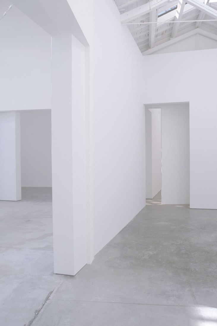 "Corrección" Spanish Pavilion by Ignasi Aballí. Photograph by Claudio Franzini