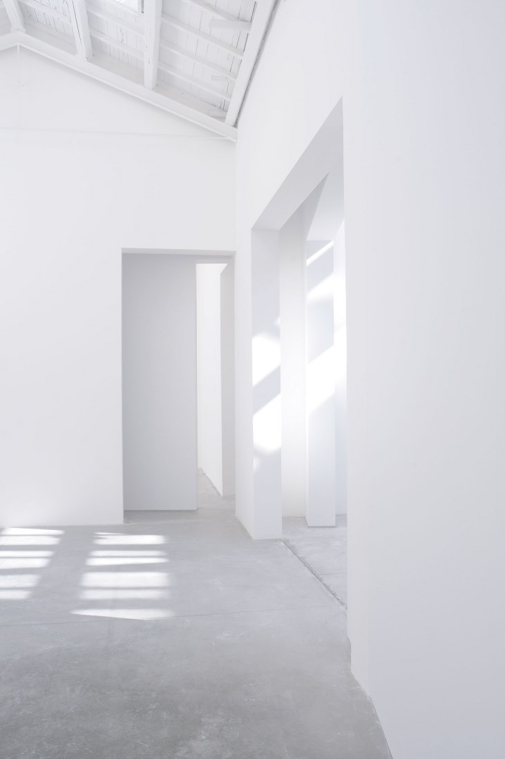 "Corrección" Spanish Pavilion by Ignasi Aballí. Photograph by Claudio Franzini