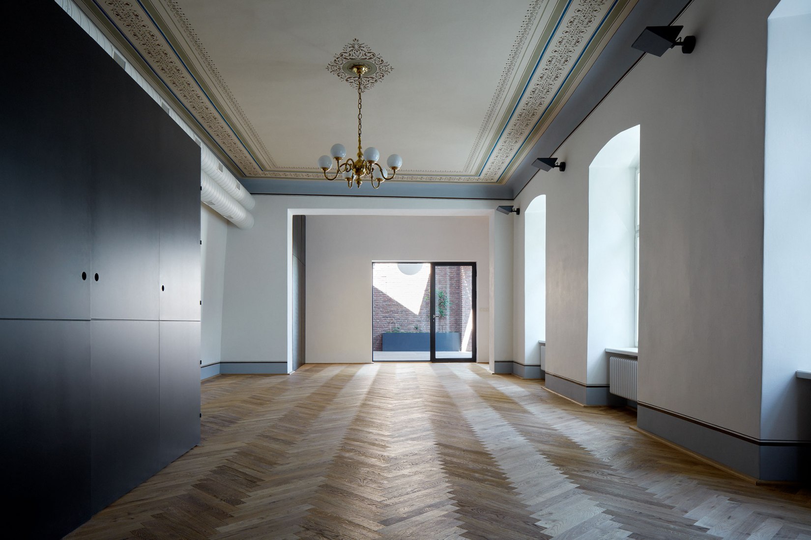 Nádvorie (Courtyard) by Vallo Sadovsky Architects. Photography by Jakub Skokan, Martin Tůma / BoysPlayNice