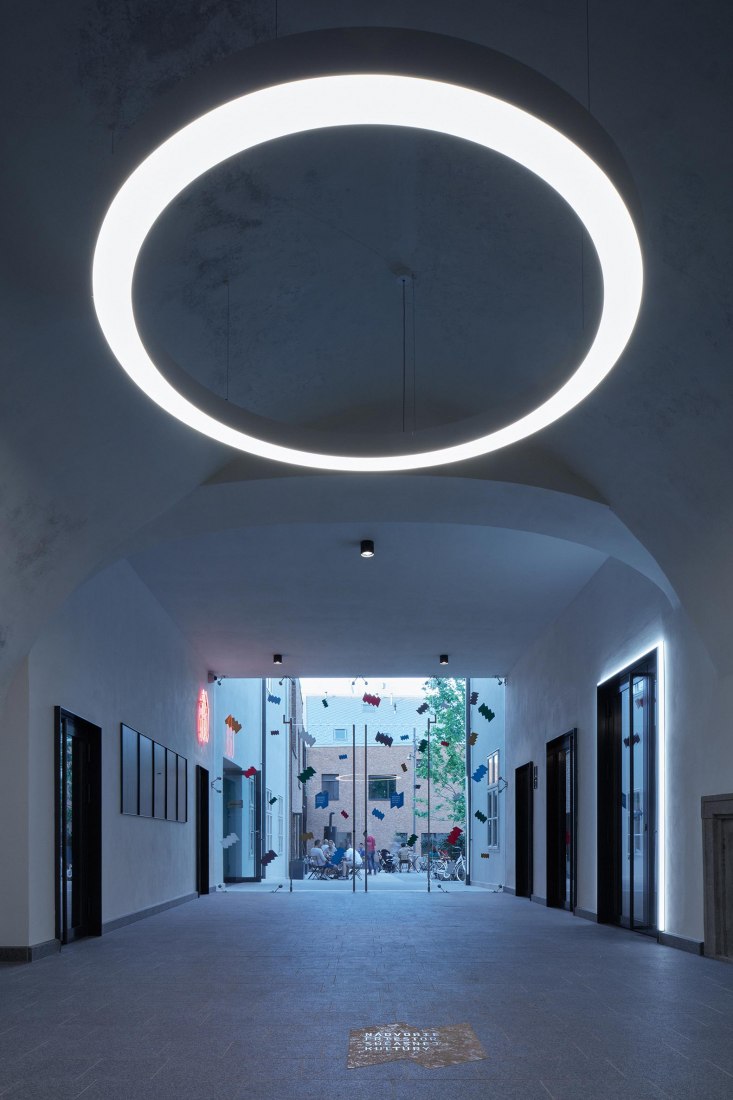 Nádvorie (Courtyard) by Vallo Sadovsky Architects. Photography by Jakub Skokan, Martin Tůma / BoysPlayNice