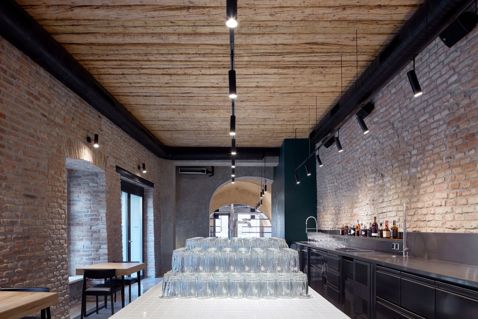 Nádvorie (Courtyard) by Vallo Sadovsky Architects. Photography by Jakub Skokan, Martin Tůma / BoysPlayNice