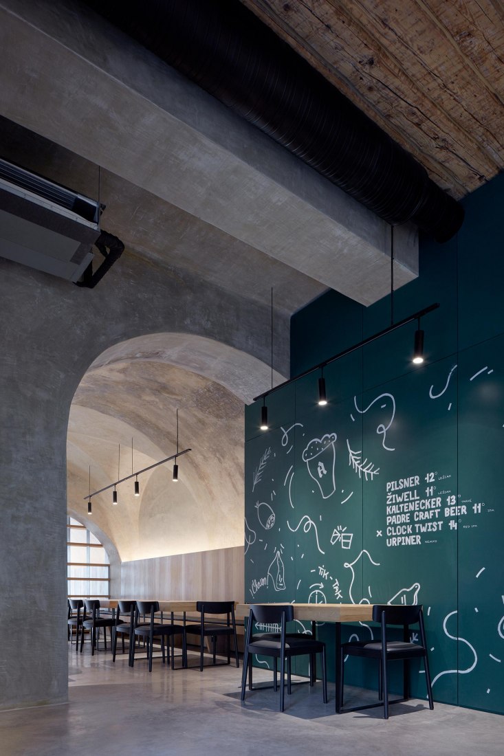 Nádvorie (Courtyard) by Vallo Sadovsky Architects. Photography by Jakub Skokan, Martin Tůma / BoysPlayNice