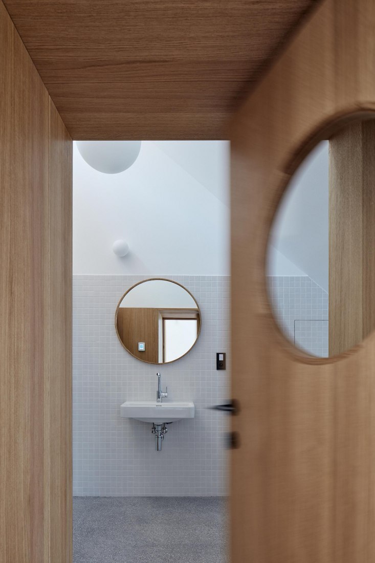 Nádvorie (Courtyard) by Vallo Sadovsky Architects. Photography by Jakub Skokan, Martin Tůma / BoysPlayNice