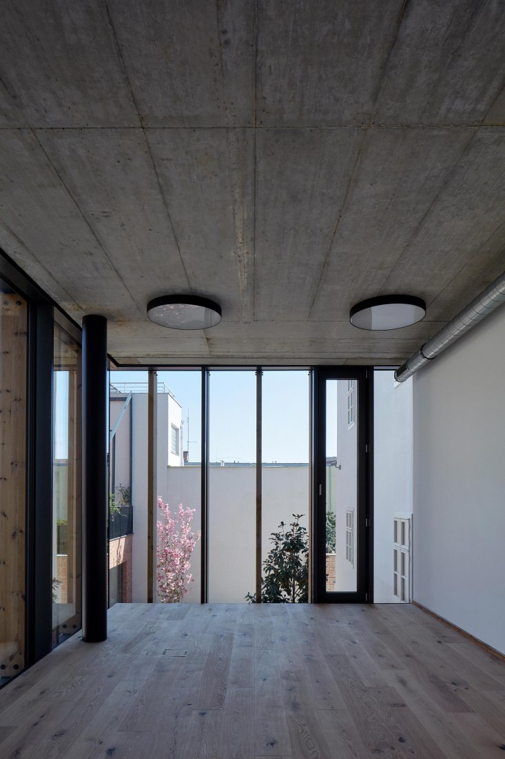 Nádvorie (Courtyard) by Vallo Sadovsky Architects. Photography by Jakub Skokan, Martin Tůma / BoysPlayNice