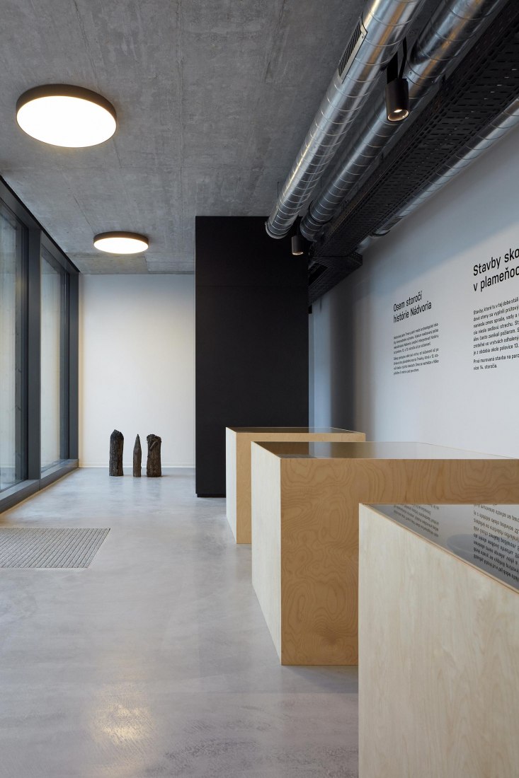 Nádvorie (Courtyard) by Vallo Sadovsky Architects. Photography by Jakub Skokan, Martin Tůma / BoysPlayNice