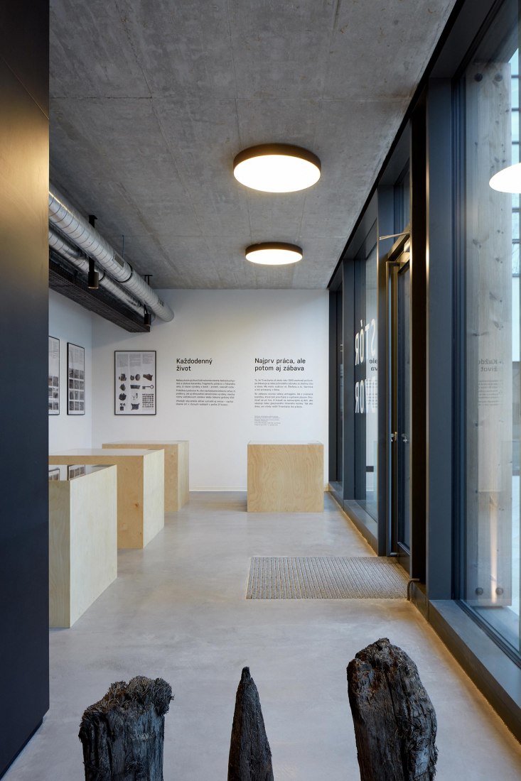 Nádvorie (Courtyard) by Vallo Sadovsky Architects. Photography by Jakub Skokan, Martin Tůma / BoysPlayNice