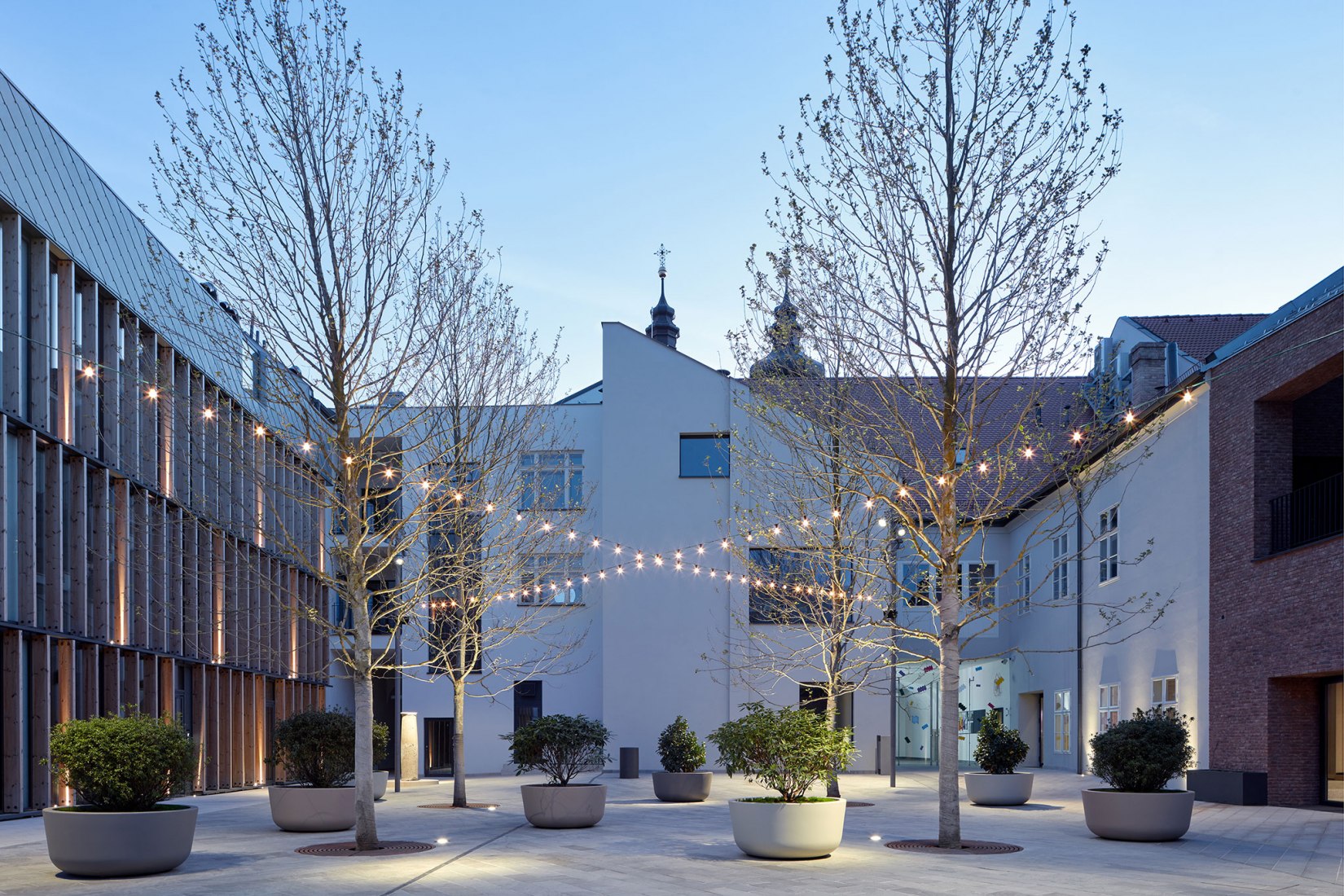 Nádvorie (Courtyard) by Vallo Sadovsky Architects. Photography by Jakub Skokan, Martin Tůma / BoysPlayNice