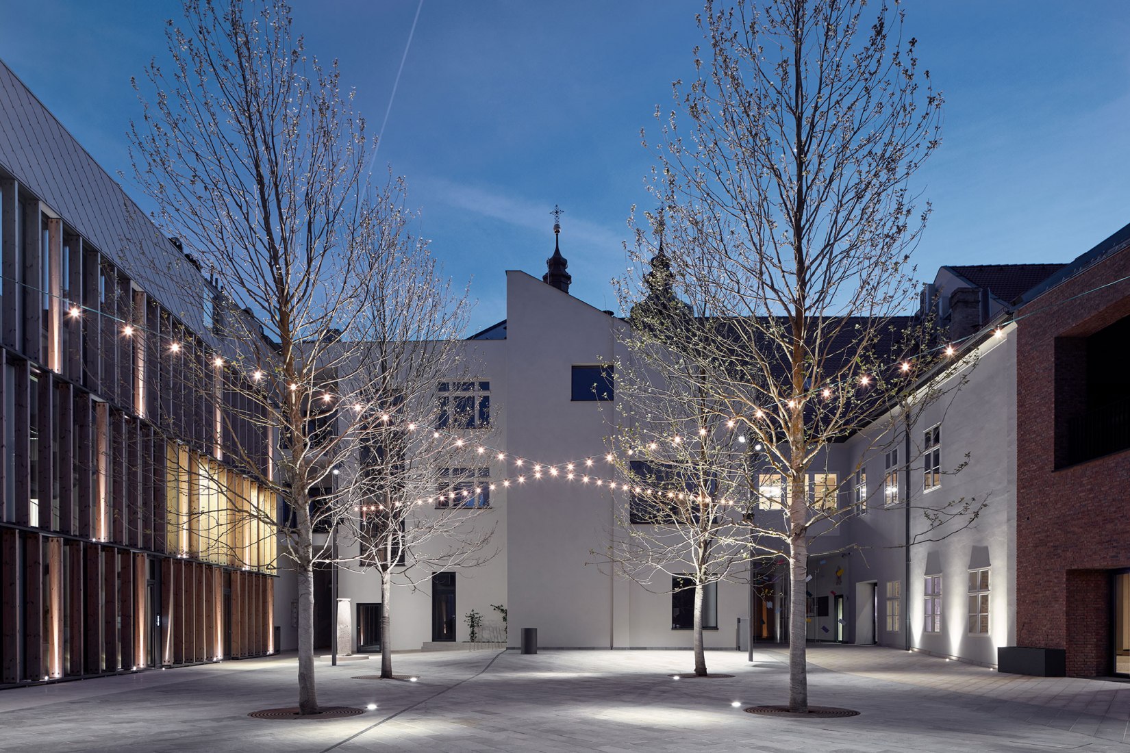 Nádvorie (Courtyard) by Vallo Sadovsky Architects. Photography by Jakub Skokan, Martin Tůma / BoysPlayNice