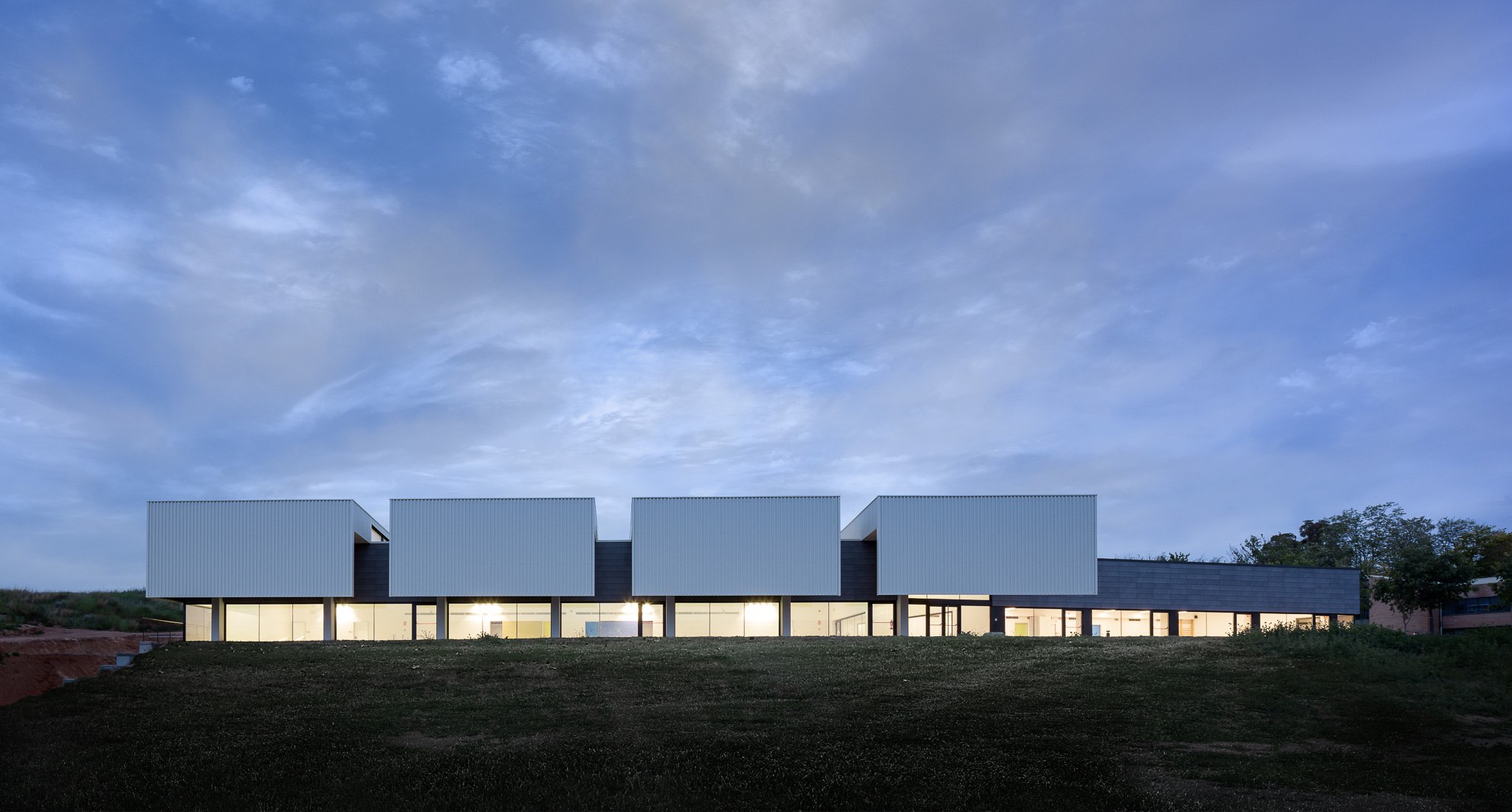 Centro de rehabilitación funcional por CPVA arquitectes. Fotografía por Simón García