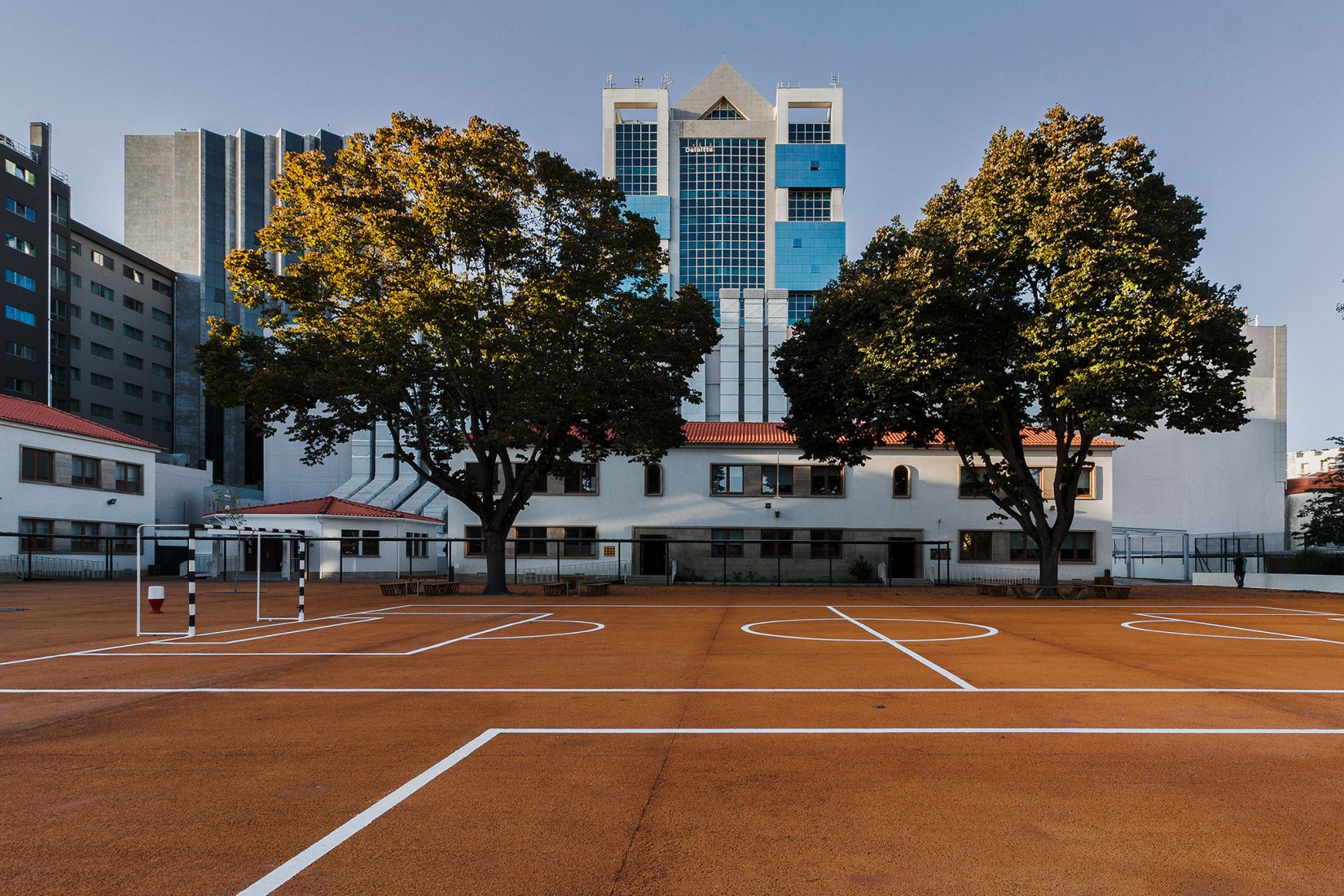 Bom Sucesso School by CREA. Photograph by António Ataíde