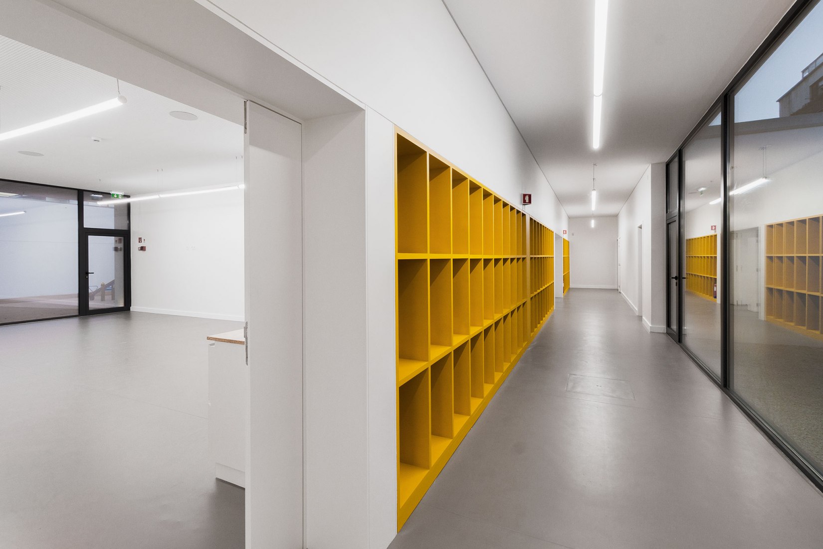 Bom Sucesso School by CREA. Photograph by António Ataíde