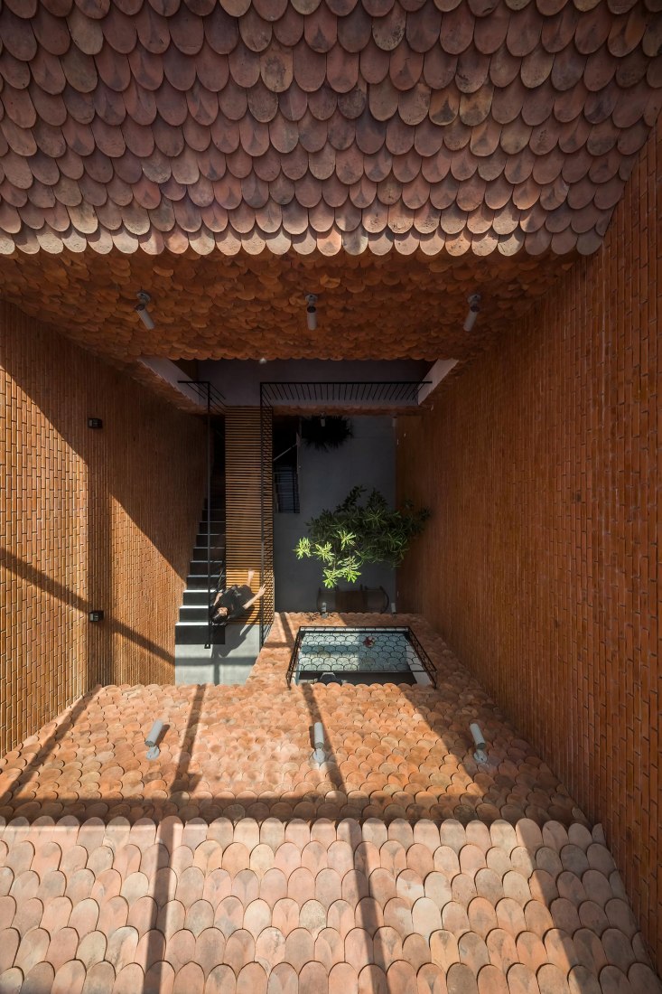 2HIEN house by CTA, Creative Architects. Photograph by Hiroyuki Oki