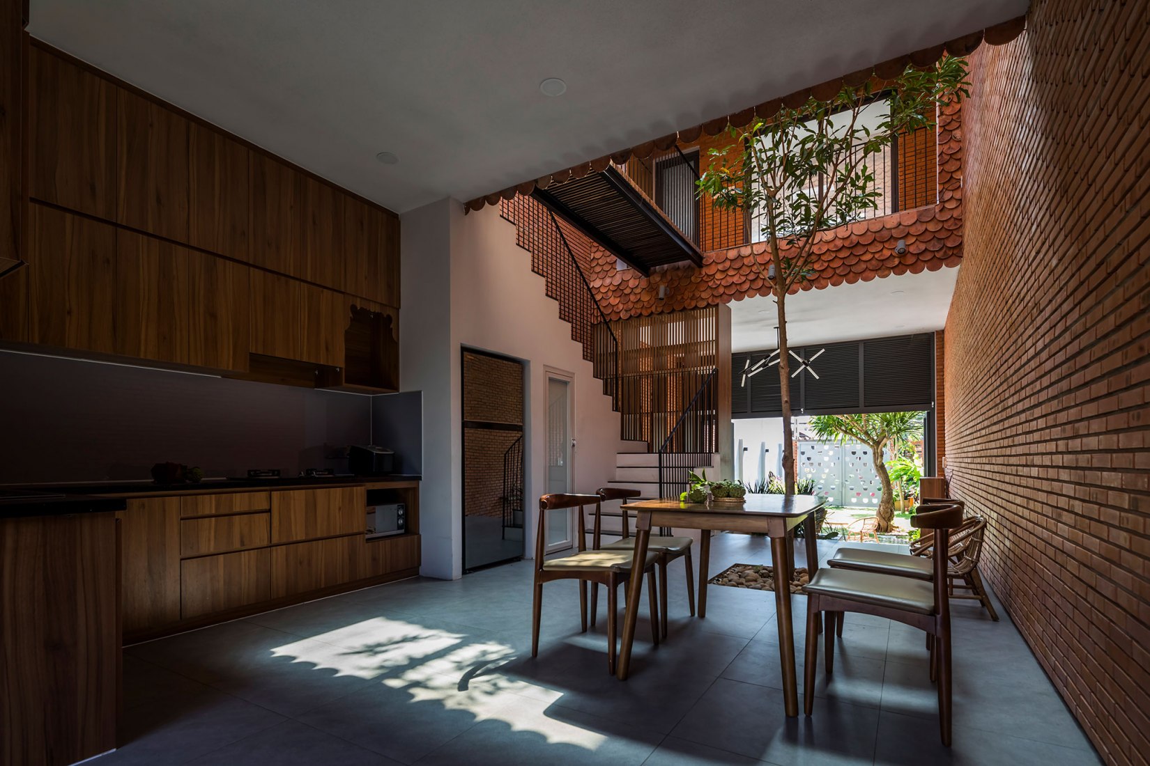 2HIEN house by CTA, Creative Architects. Photograph by Hiroyuki Oki