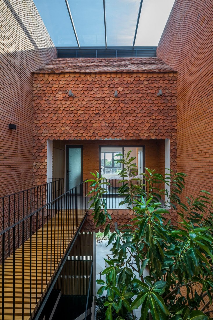 2HIEN house by CTA, Creative Architects. Photograph by Hiroyuki Oki
