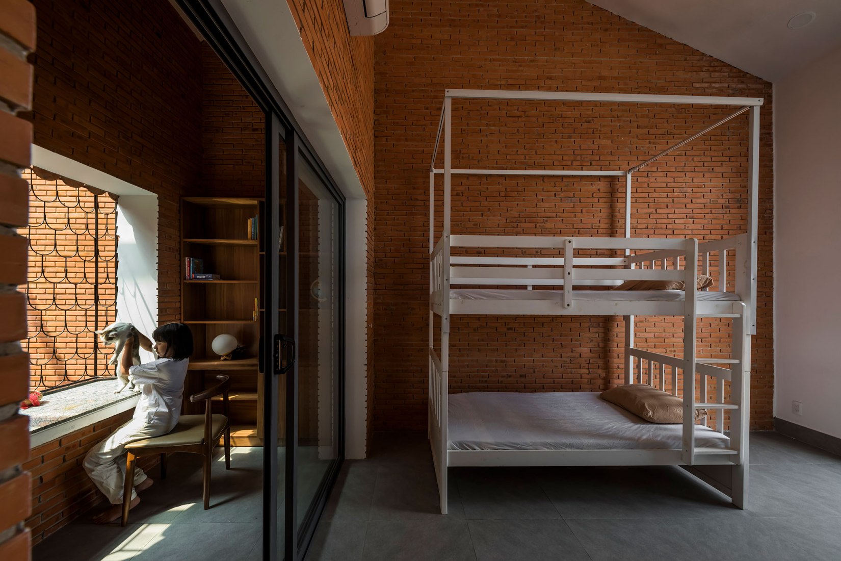 2HIEN house by CTA, Creative Architects. Photograph by Hiroyuki Oki