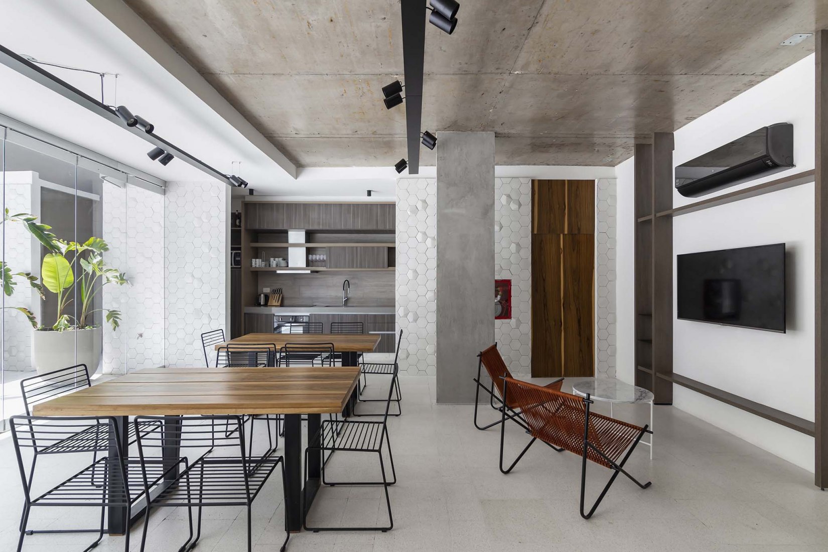 AER La Pampa Building by Cubero-Rubio arquitectos. Photograph by Ramiro Sosa