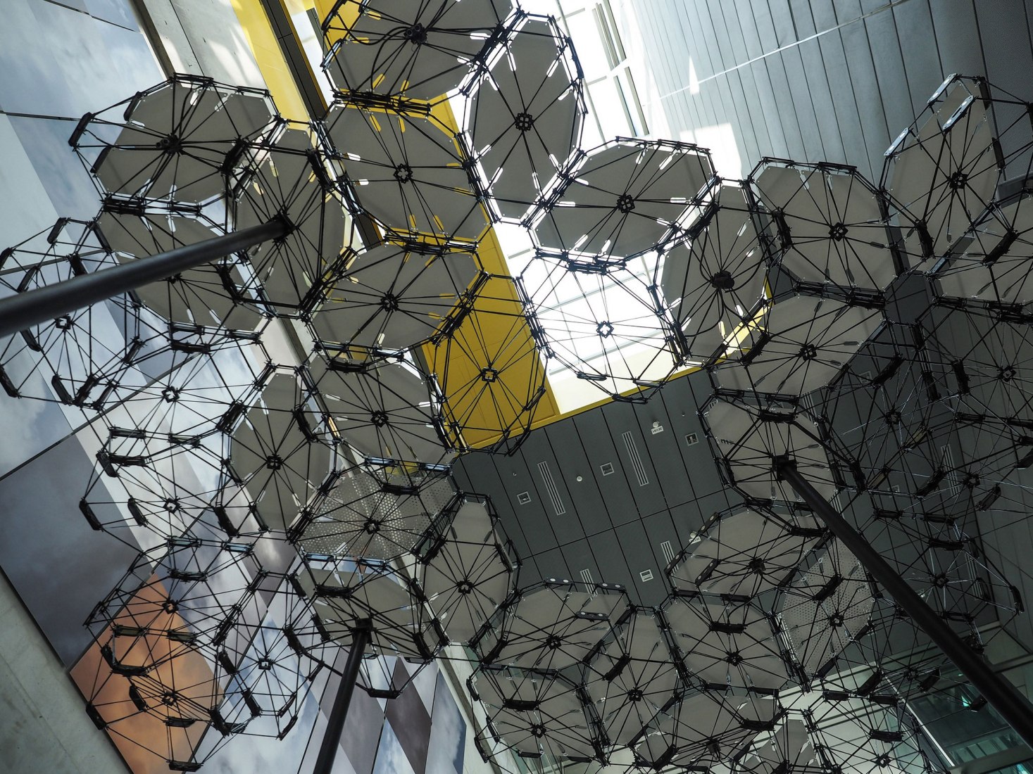 Proyecto de tesis de Cyber Physical Macro Material por Miguel Aflalo, Behrooz Tahanzadeh y Jingcheng Chen. Imagen cortesía de la Universidad de Stuttgart