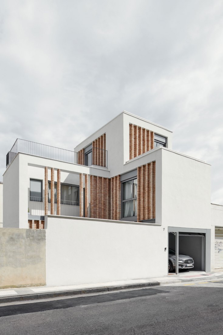 Mitmac House by DANA Arquitectos. Photograph by Iñaki Bergera.