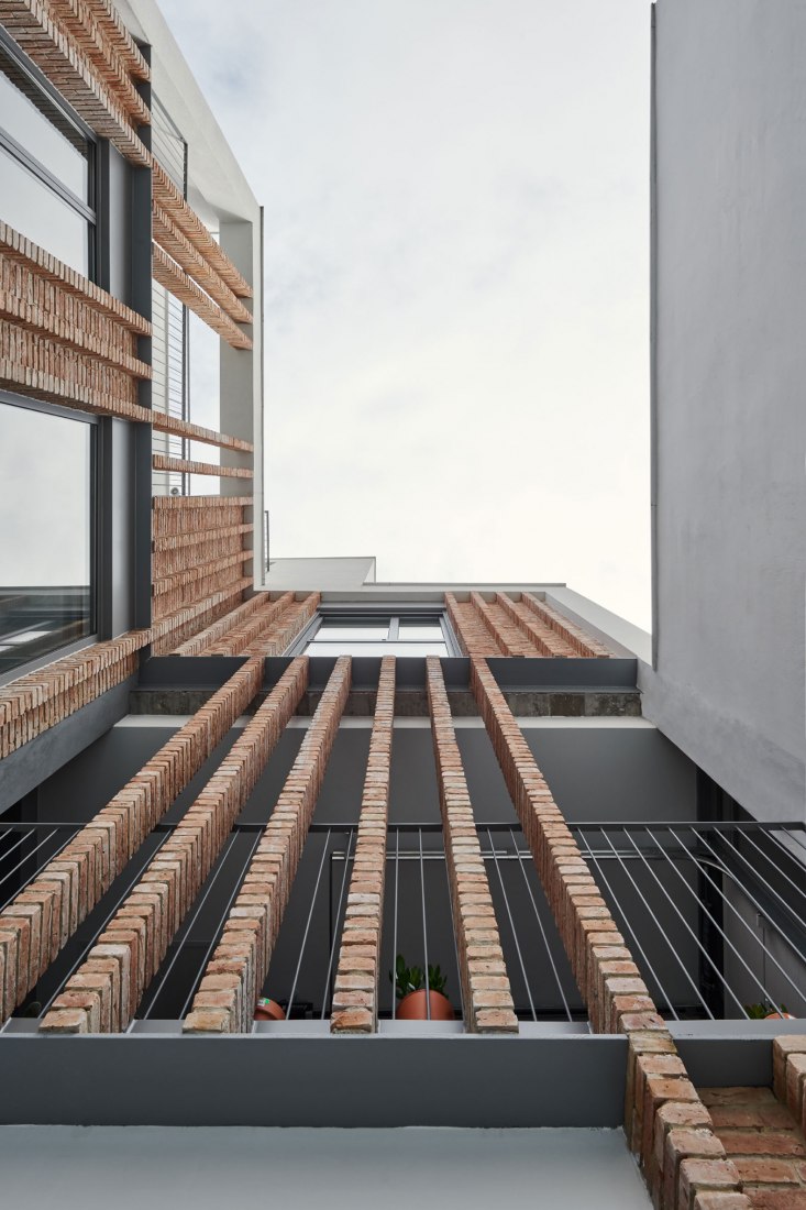 Mitmac House by DANA Arquitectos. Photograph by Iñaki Bergera.