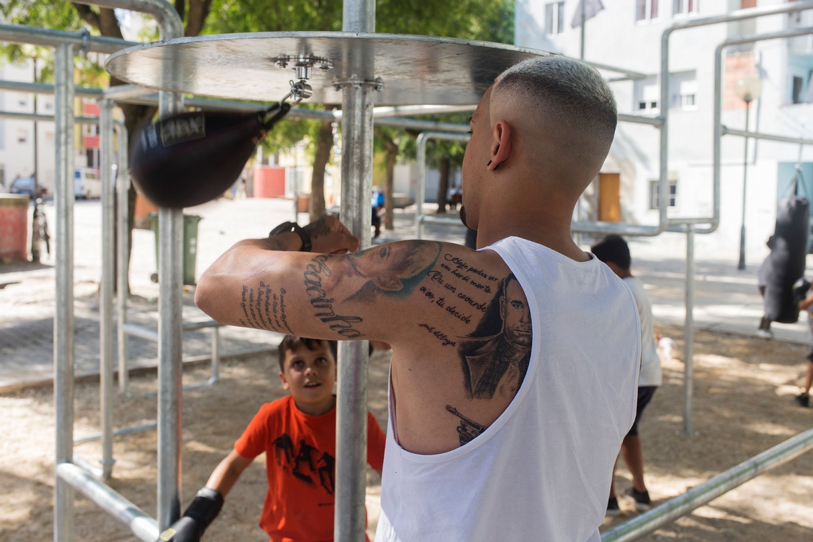 Cajas de boxeo por Daniel de León Languré. Fotografía por Fabio Cunha